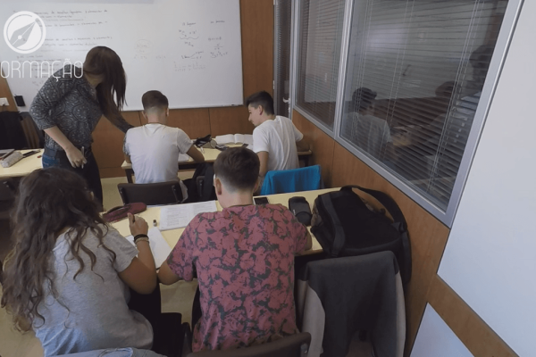 Preparamos alunos para exames presencialmente ou à distância